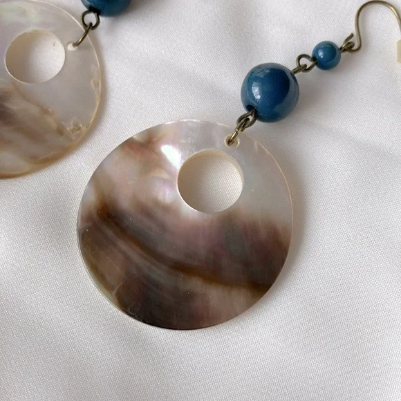 Shell Earrings - Picture 3 of 6